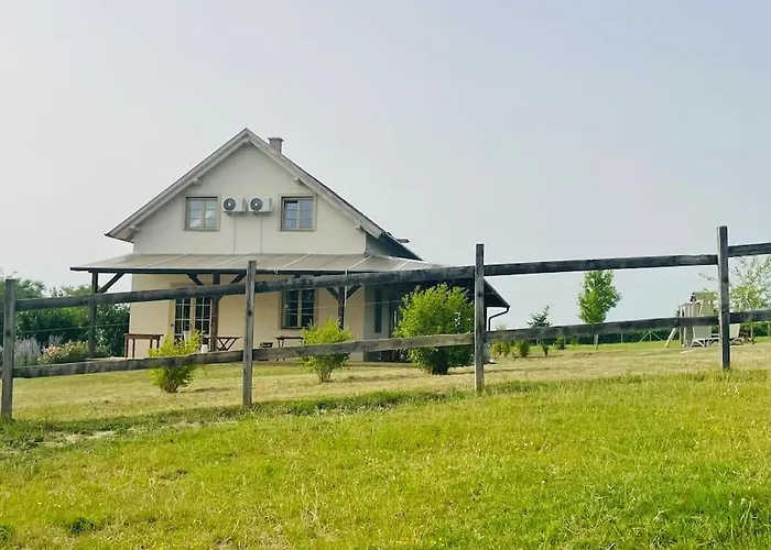 Mimi Vendeghaz בית נופש בלטונללה