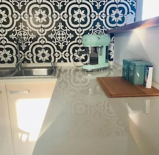 Mimi Vendeghaz * בלטונללה